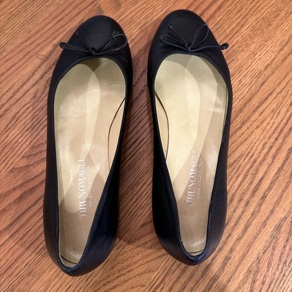 Bruno Magli Bow Flats - Picture 2 of 5